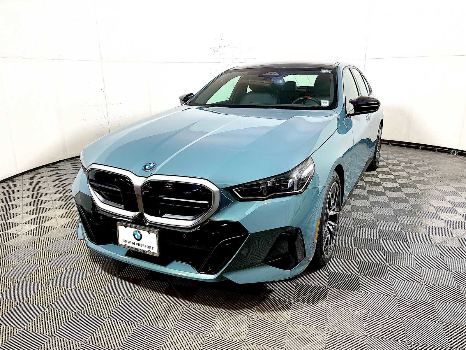 Used 2024 BMW i5 M60 w/ Premium Package image 3