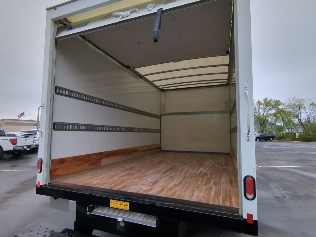 New 2024 Ford E-450 and Econoline 450 Super Duty w/ Power Windows & Locks Group RWD image 13