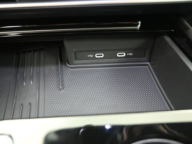 New 2026 Volkswagen Atlas Peak Edition image 9