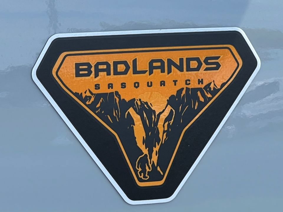 Used 2026 Ford Bronco Badlands w/ Sasquatch Package AWD/4WD video 2
