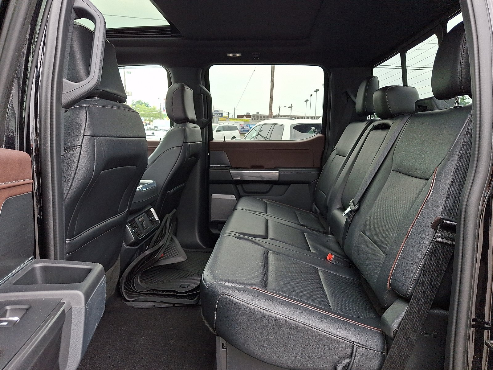 Used 2022 Ford F150 Lariat w/ Equipment Group 502A High AWD/4WD image 9