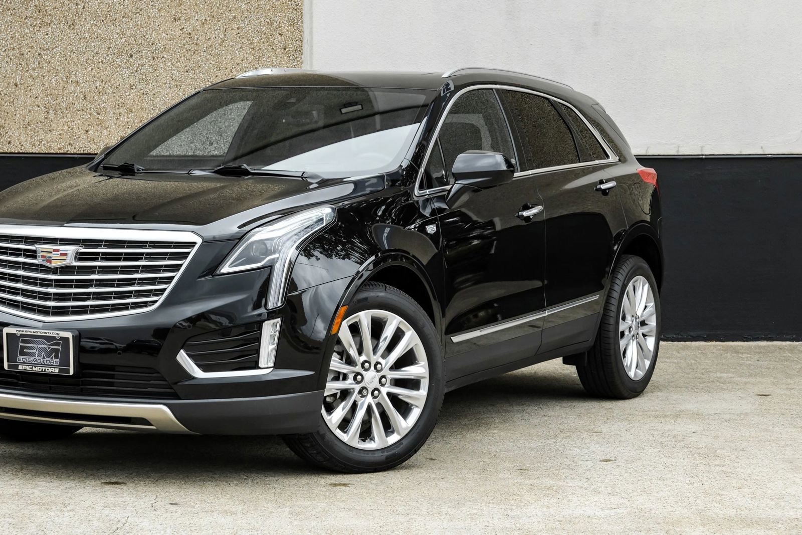 Used 2017 Cadillac XT5 Platinum image 6
