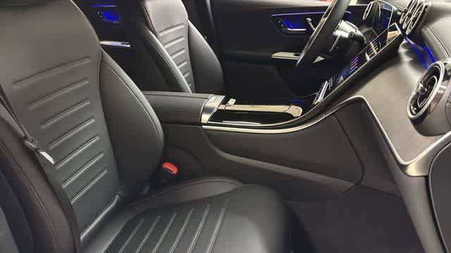 Used 2026 Mercedes-Benz GLC 300 4MATIC image 33