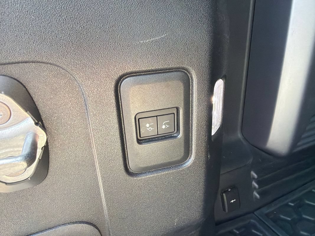 Used 2020 Land Rover Defender 110 X AWD/4WD image 18