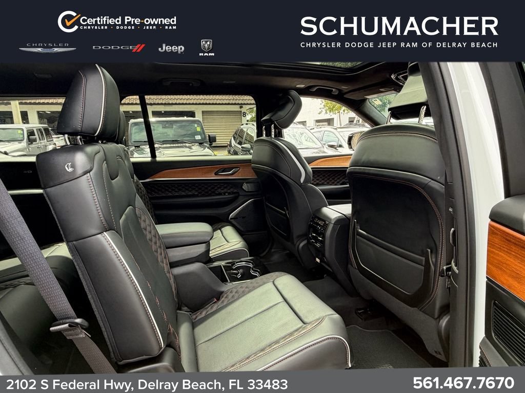 Used 2023 Jeep Grand Cherokee L Summit AWD/4WD image 19