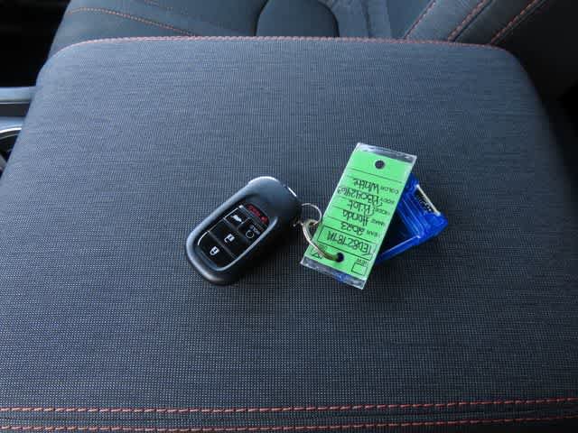 Used 2023 Honda Pilot Sport image 28