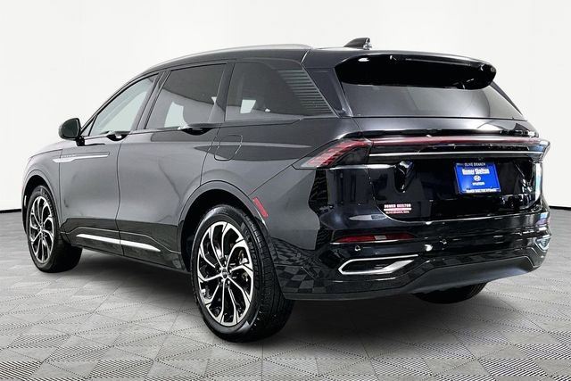 Used 2024 Lincoln Nautilus Reserve image 11