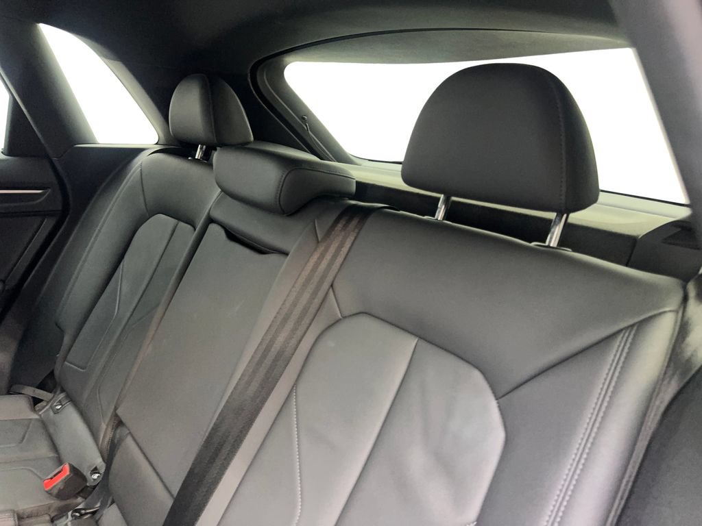 Used 2024 Audi Q3 2.0T Premium AWD/4WD image 35