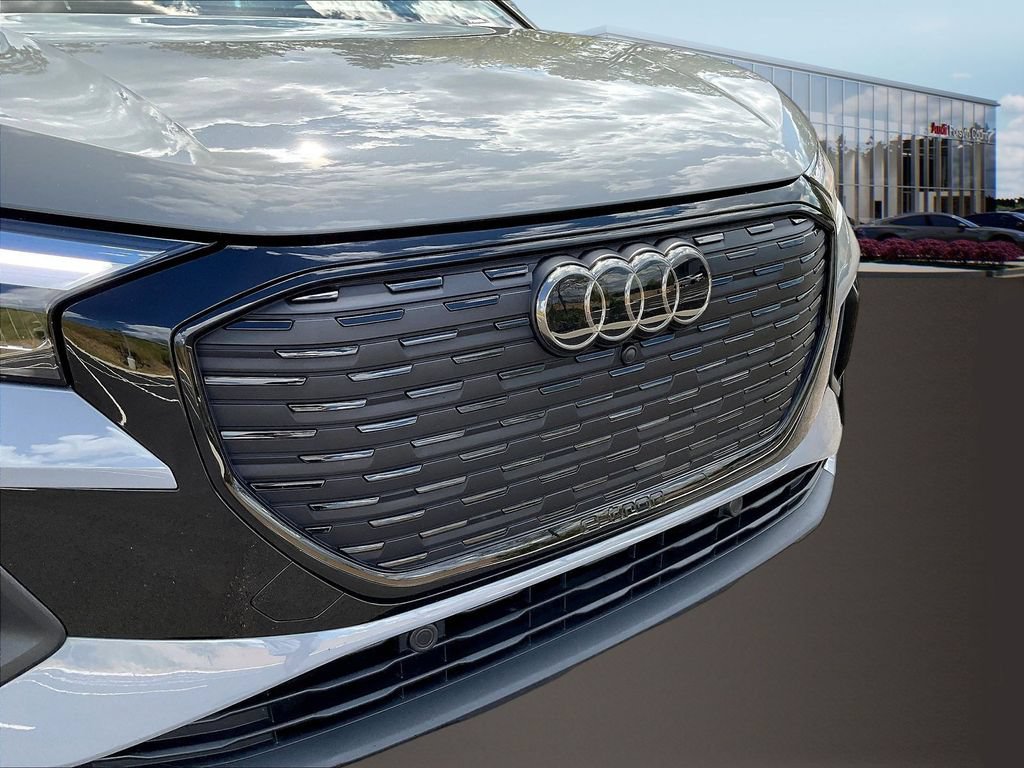 Used 2024 Audi Q4 e-tron Premium Plus w/ Premium Plus AWD/4WD image 32