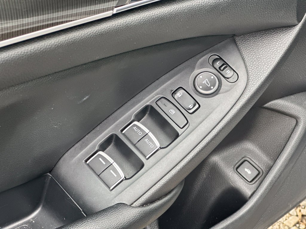 Used 2019 Honda Accord Sport image 16