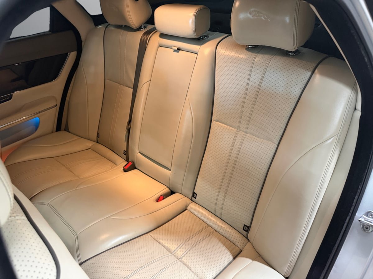 Used 2016 Jaguar XJ R-Sport RWD image 16