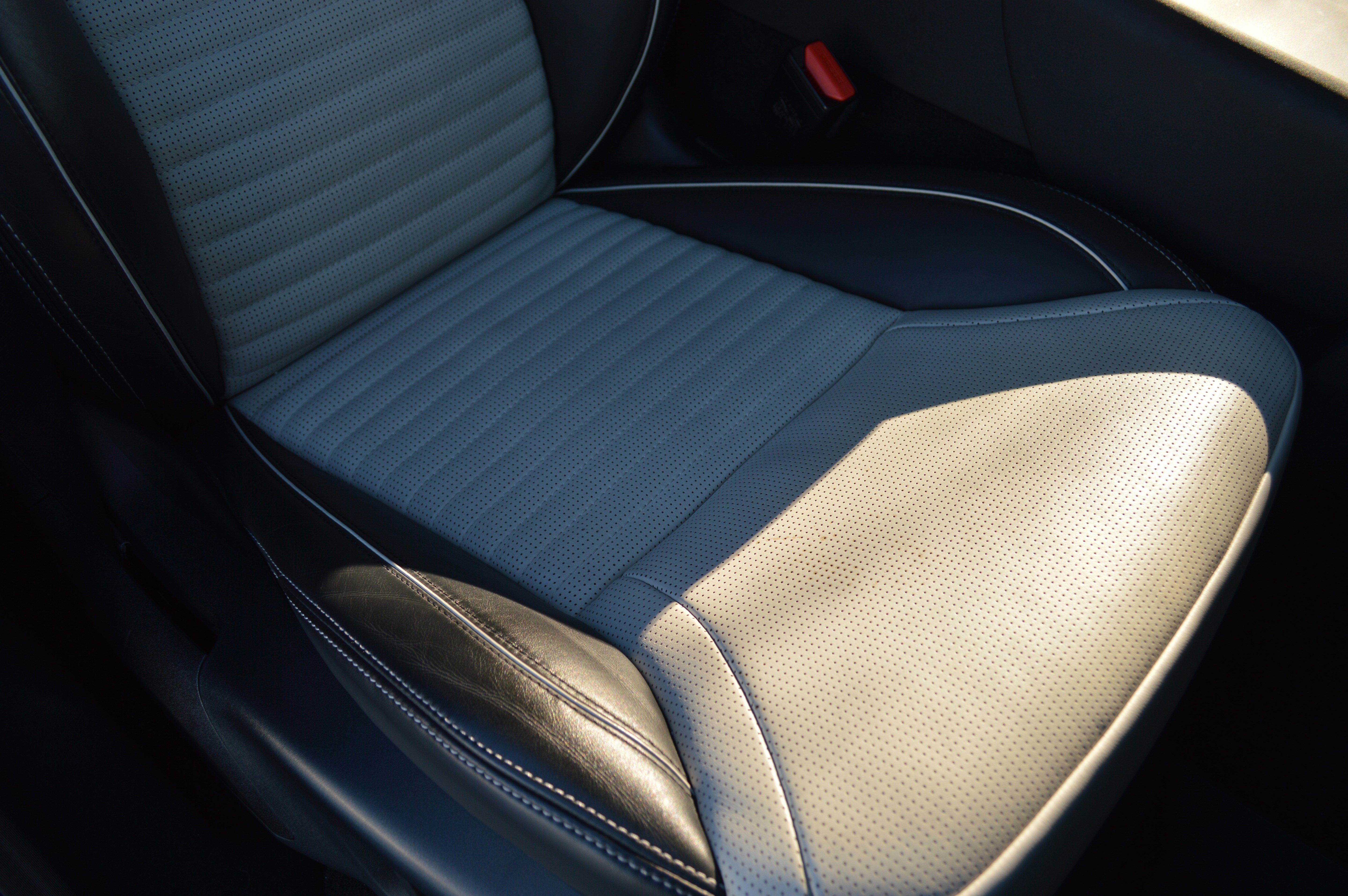 Used 2021 Land Rover Discovery HSE R-Dynamic image 35