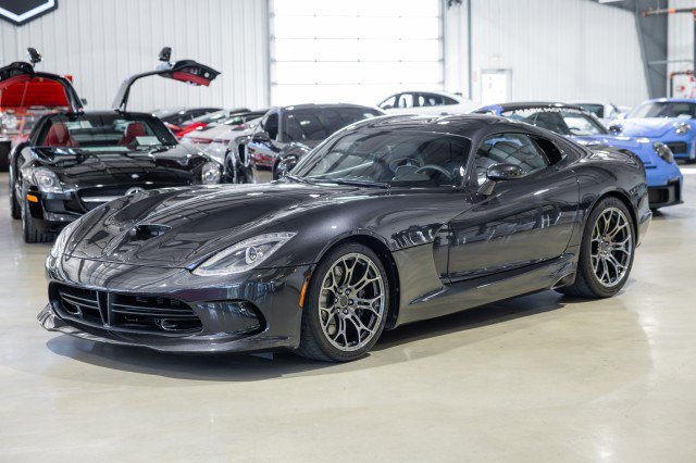 Used 2013 SRT Viper GTS w/ GTS Laguna Interior Pkg image 2