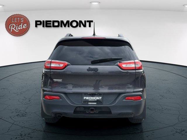 Used 2017 Jeep Cherokee Sport image 7