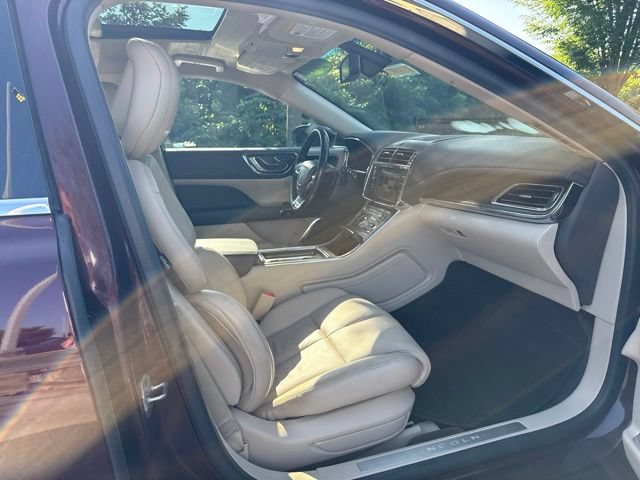 Used 2017 Lincoln Continental Select FWD image 34