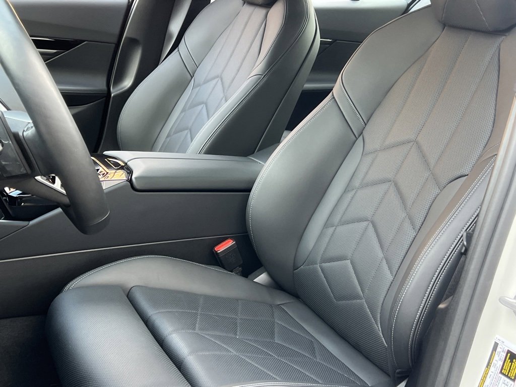 Used 2024 BMW 530i xDrive w/ M Sport Package image 16