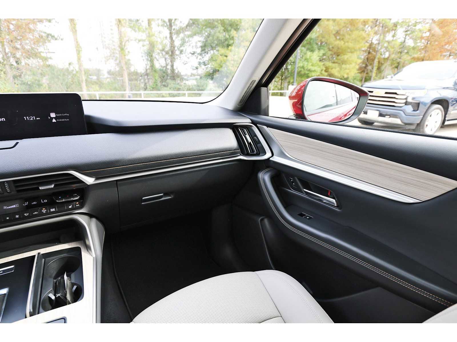 Used 2025 MAZDA CX-90 3.3 Turbo w/ Preferred Package image 8