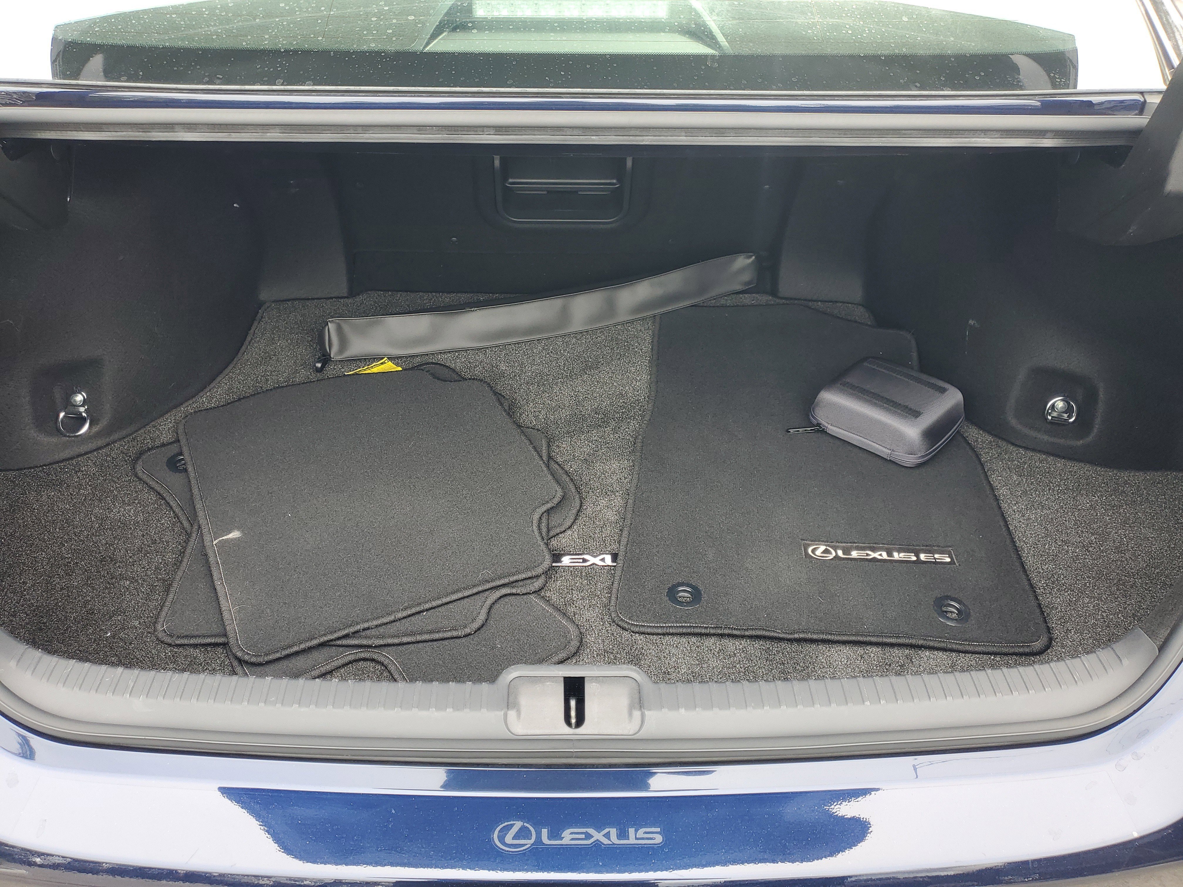 Used 2024 Lexus ES 350 w/ Premium Package image 8