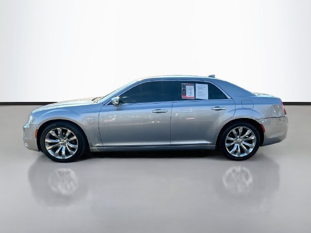 Used 2018 Chrysler 300 Limited RWD image 8