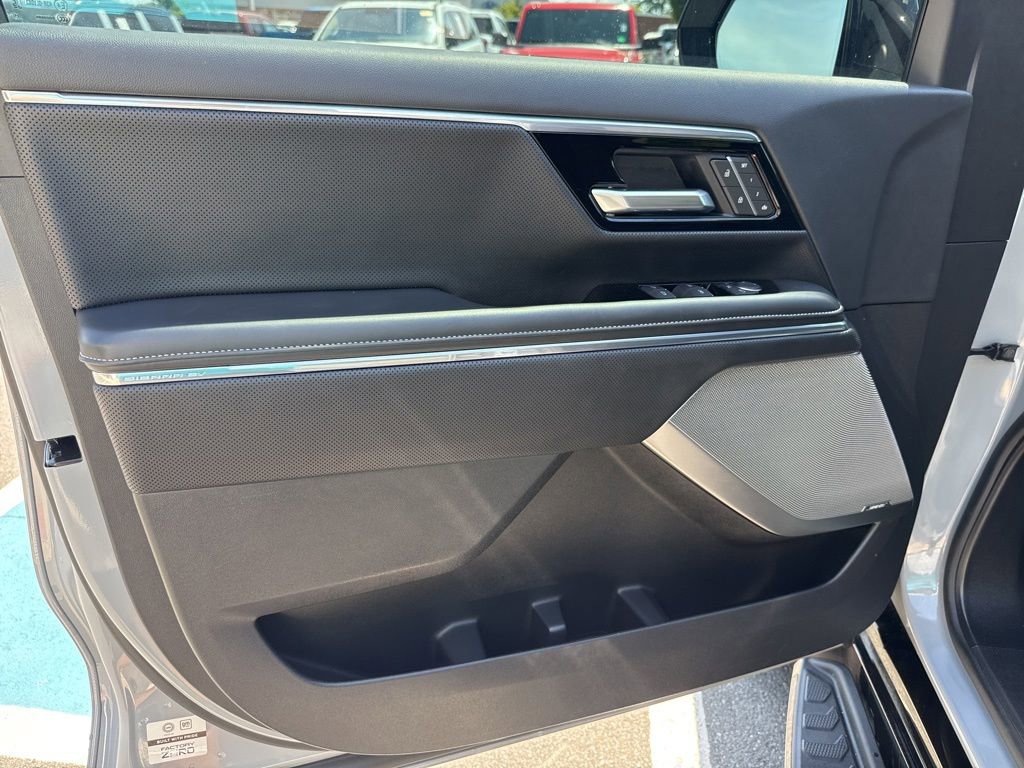Used 2025 GMC Sierra EV Denali AWD/4WD image 18