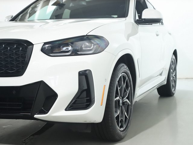 Used 2024 BMW X4 xDrive30i w/ Premium Package AWD/4WD image 5