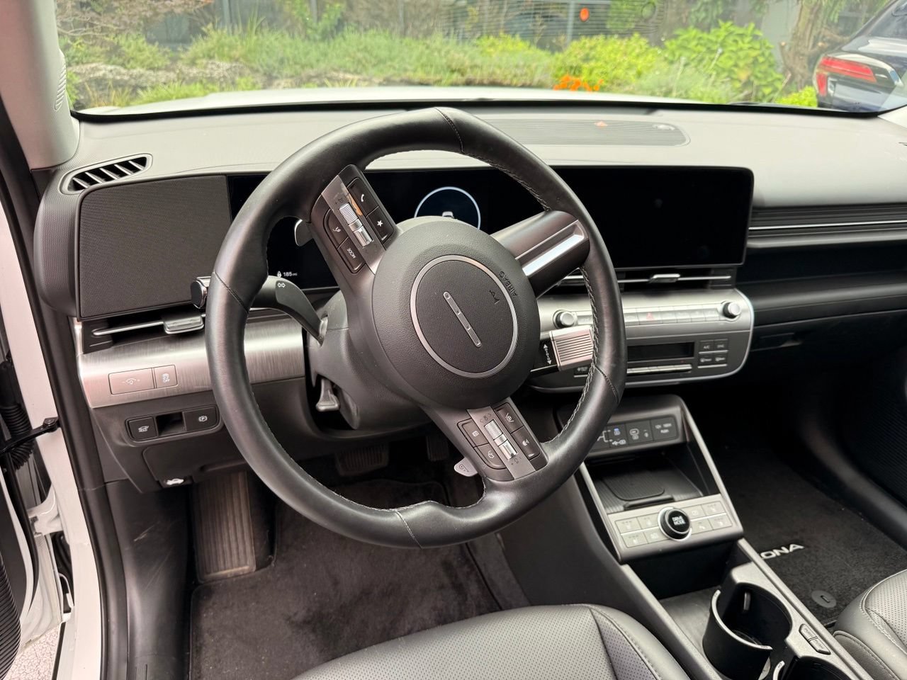 Used 2025 Hyundai Kona Limited FWD image 13