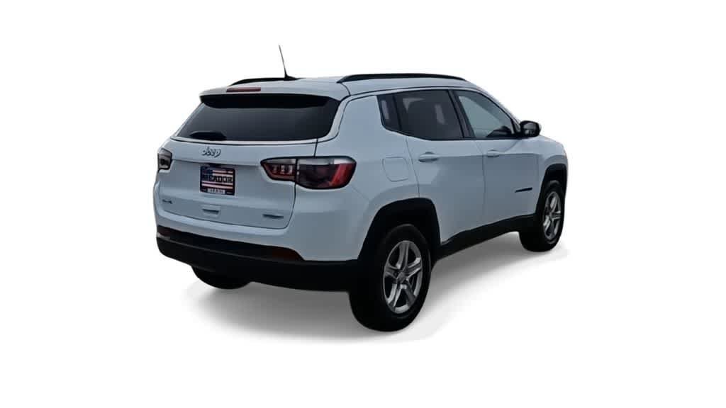 Used 2024 Jeep Compass Latitude AWD/4WD image 8