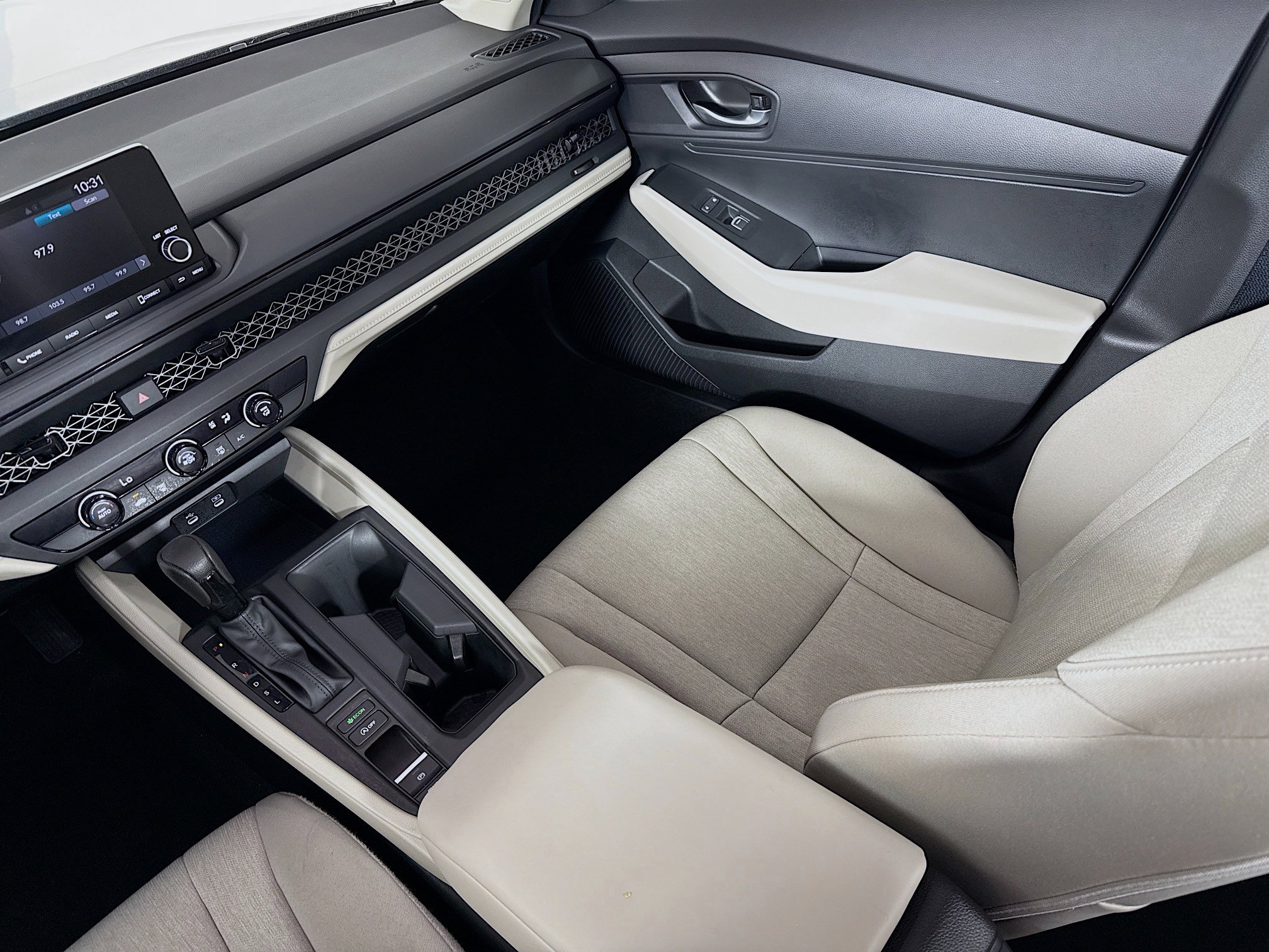 Certified 2025 Honda Accord LX image 25