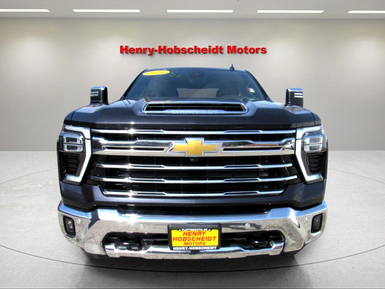 Used 2024 Chevrolet Silverado 3500 LTZ w/ LTZ Convenience Package image 2