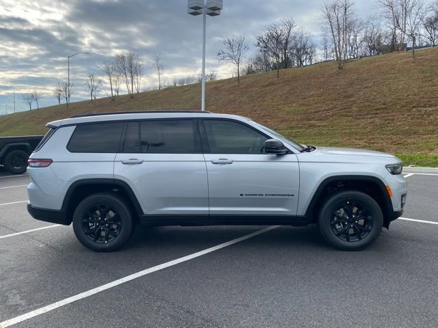 New 2025 Jeep Grand Cherokee L Altitude image 9