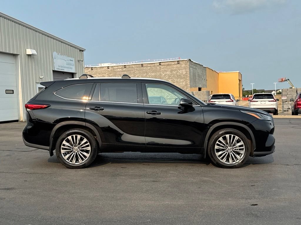 Used 2021 Toyota Highlander Platinum AWD/4WD image 8