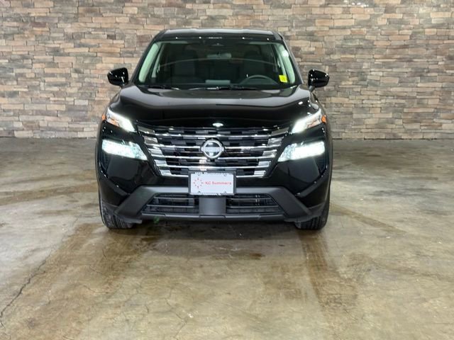 Certified 2025 Nissan Rogue SV image 2