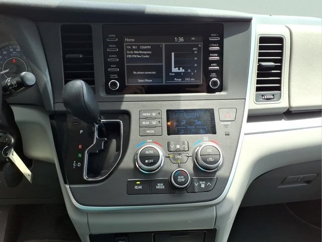 Used 2020 Toyota Sienna L FWD image 18