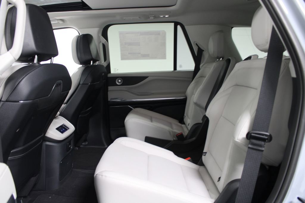 New 2026 Lincoln Navigator Reserve image 25