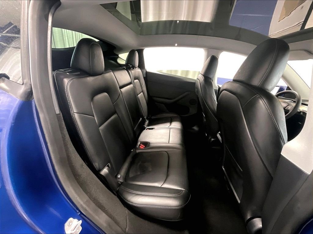Used 2024 Tesla Model Y Long Range AWD/4WD image 16