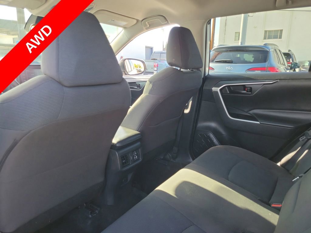 Used 2022 Toyota RAV4 LE w/ Carpet Mat Package (TMS) AWD/4WD image 16