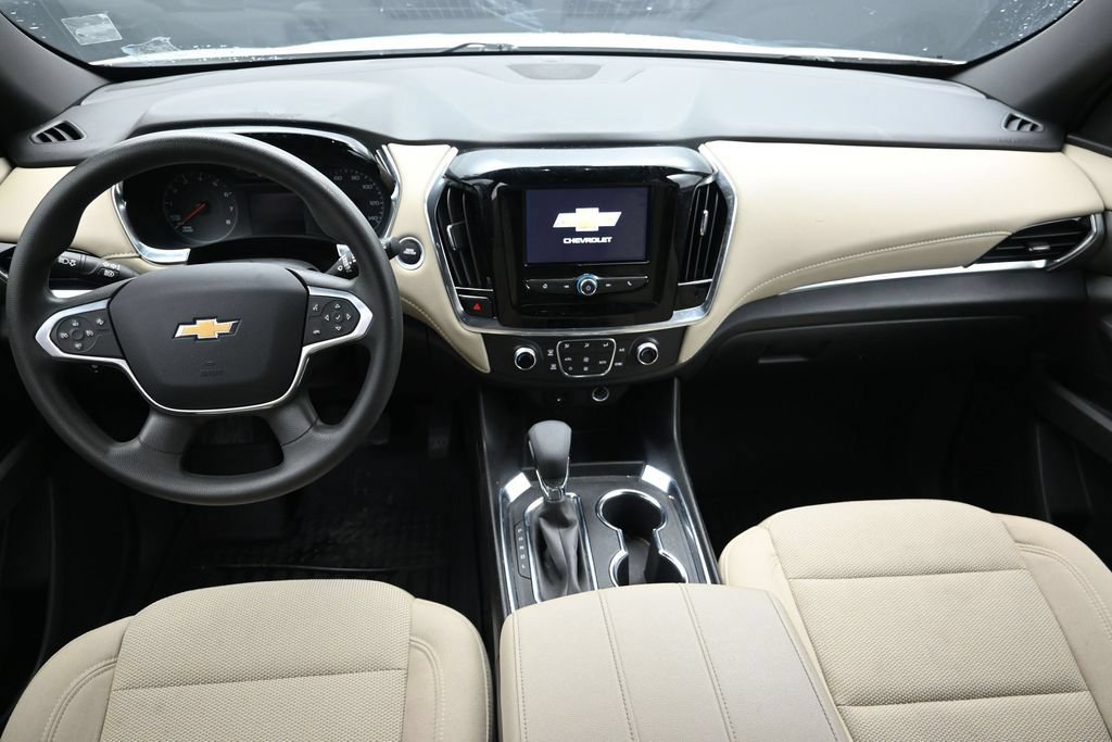 Used 2023 Chevrolet Traverse LS FWD image 14