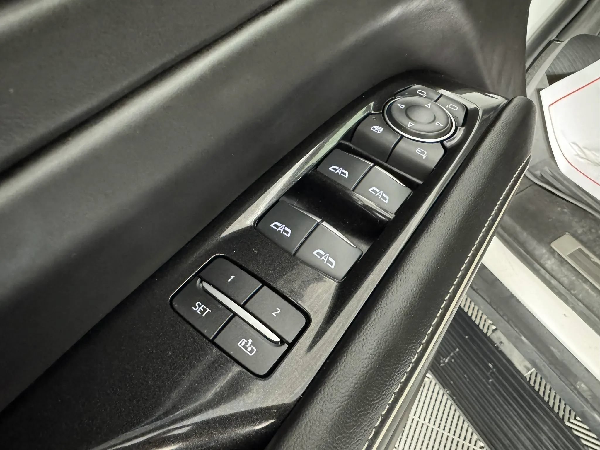 Used 2024 Cadillac Escalade Sport Platinum w/ LPO, ONYX Package AWD/4WD image 45