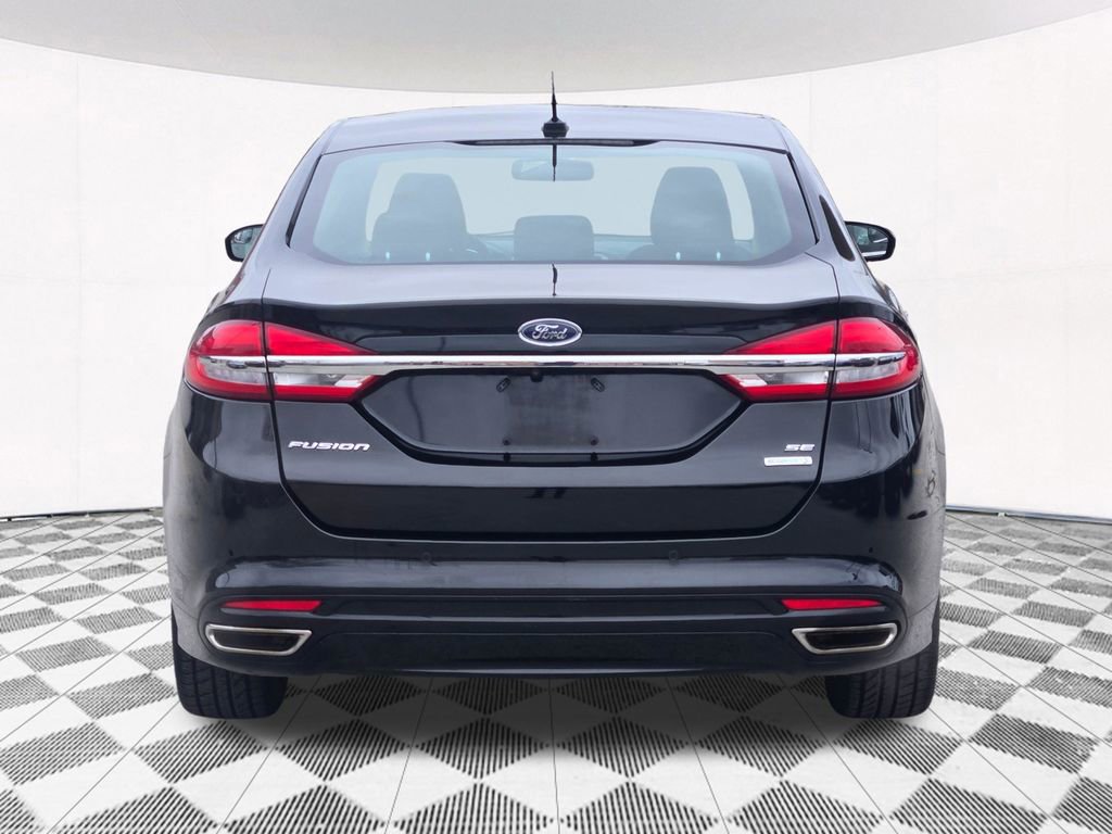 Used 2017 Ford Fusion SE w/ Fusion SE Technology Package image 21
