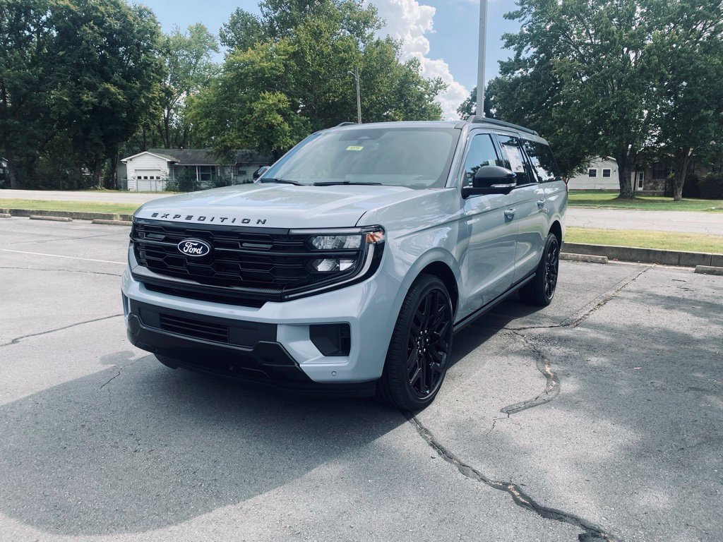 New 2027 Ford Expedition Max Platinum w/ Stealth Performance Package AWD/4WD image 3