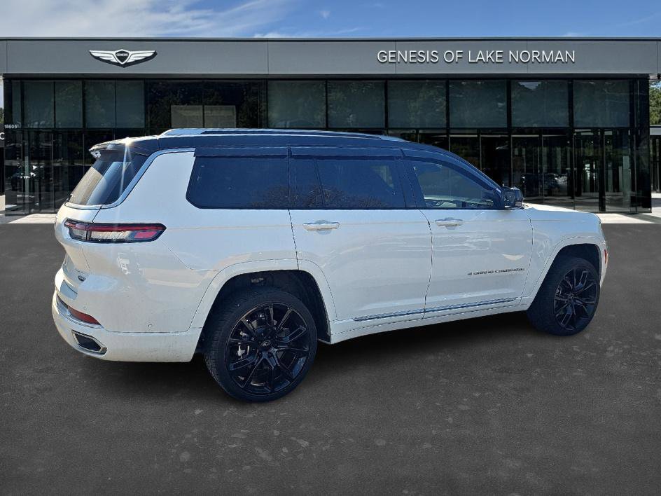 Used 2023 Jeep Grand Cherokee L Summit w/ Luxury Tech Group V image 5