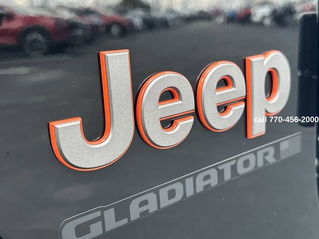Used 2025 Jeep Gladiator Mojave w/ Convenience Group AWD/4WD image 29