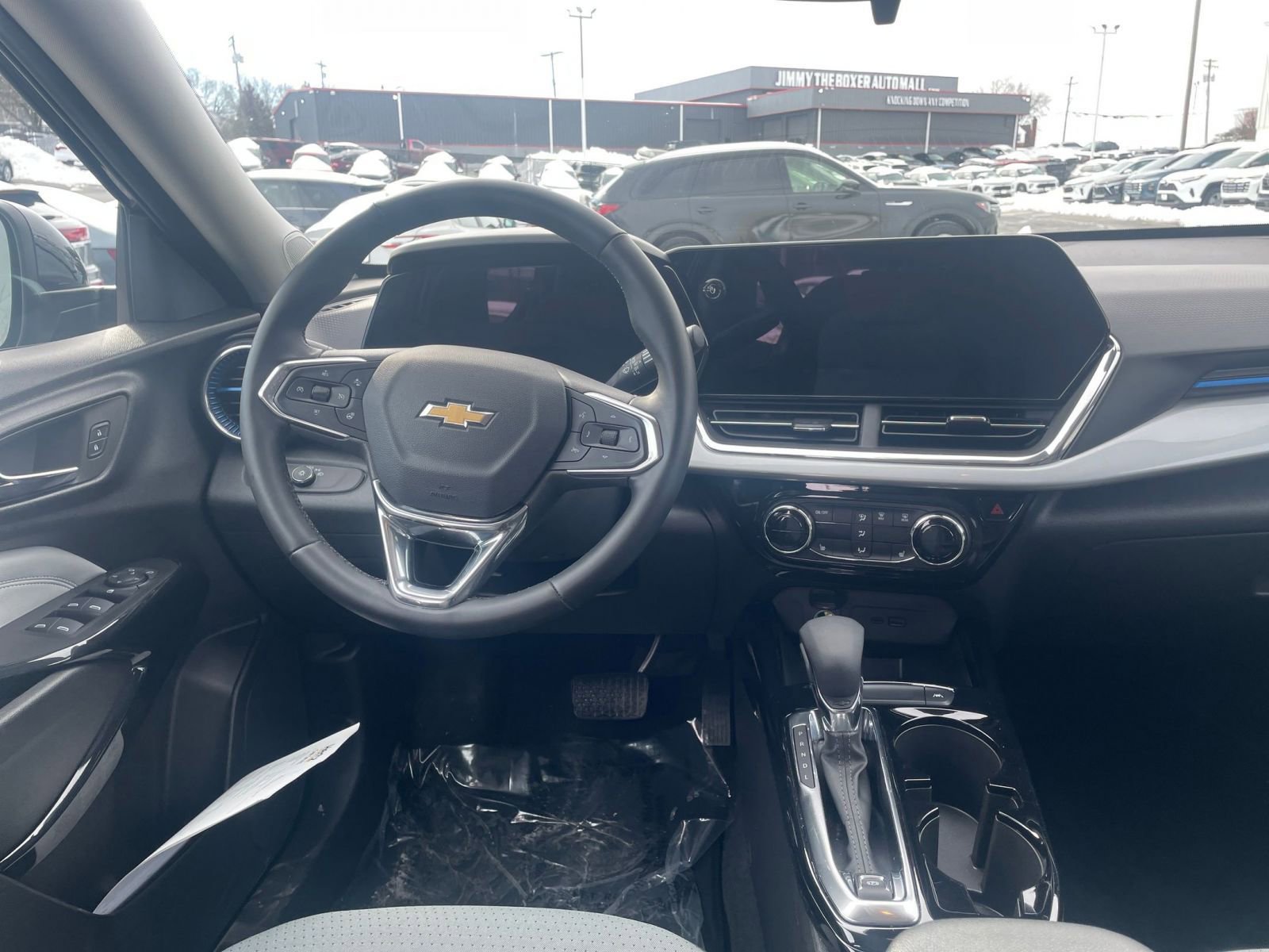 Used 2025 Chevrolet Trax LT w/ LT Convenience Package image 32