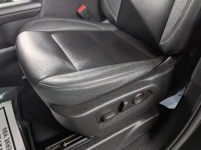 Used 2023 Chevrolet Tahoe Z71 w/ Luxury Package AWD/4WD image 11