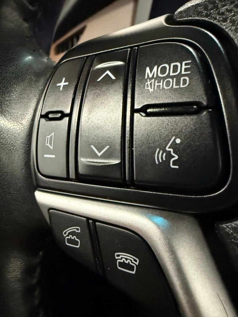 Used 2015 Toyota Sienna Limited image 40