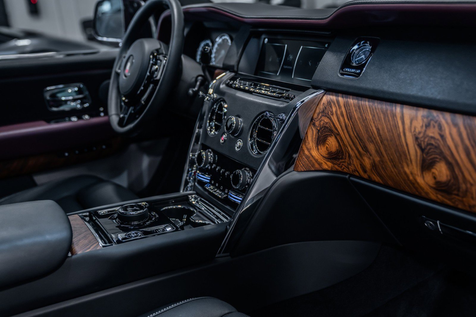 Used 2023 Rolls-Royce Cullinan image 28