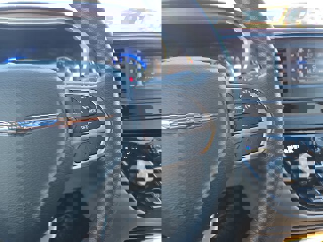 Used 2017 Chrysler Pacifica LX image 19