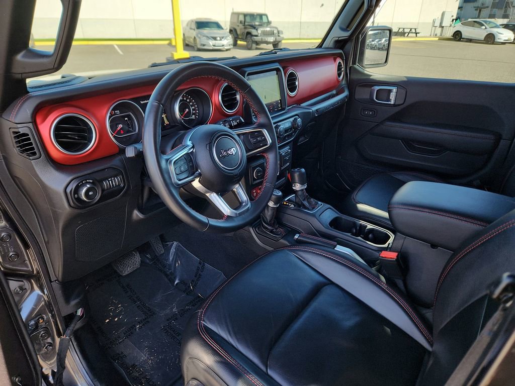 Used 2021 Jeep Wrangler Unlimited Rubicon w/ Xtreme Recon 35" Tire Package AWD/4WD image 17