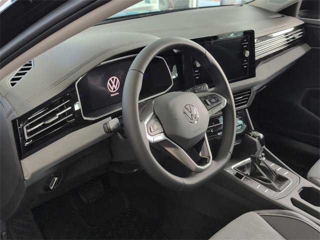 New 2025 Volkswagen Jetta SE image 7