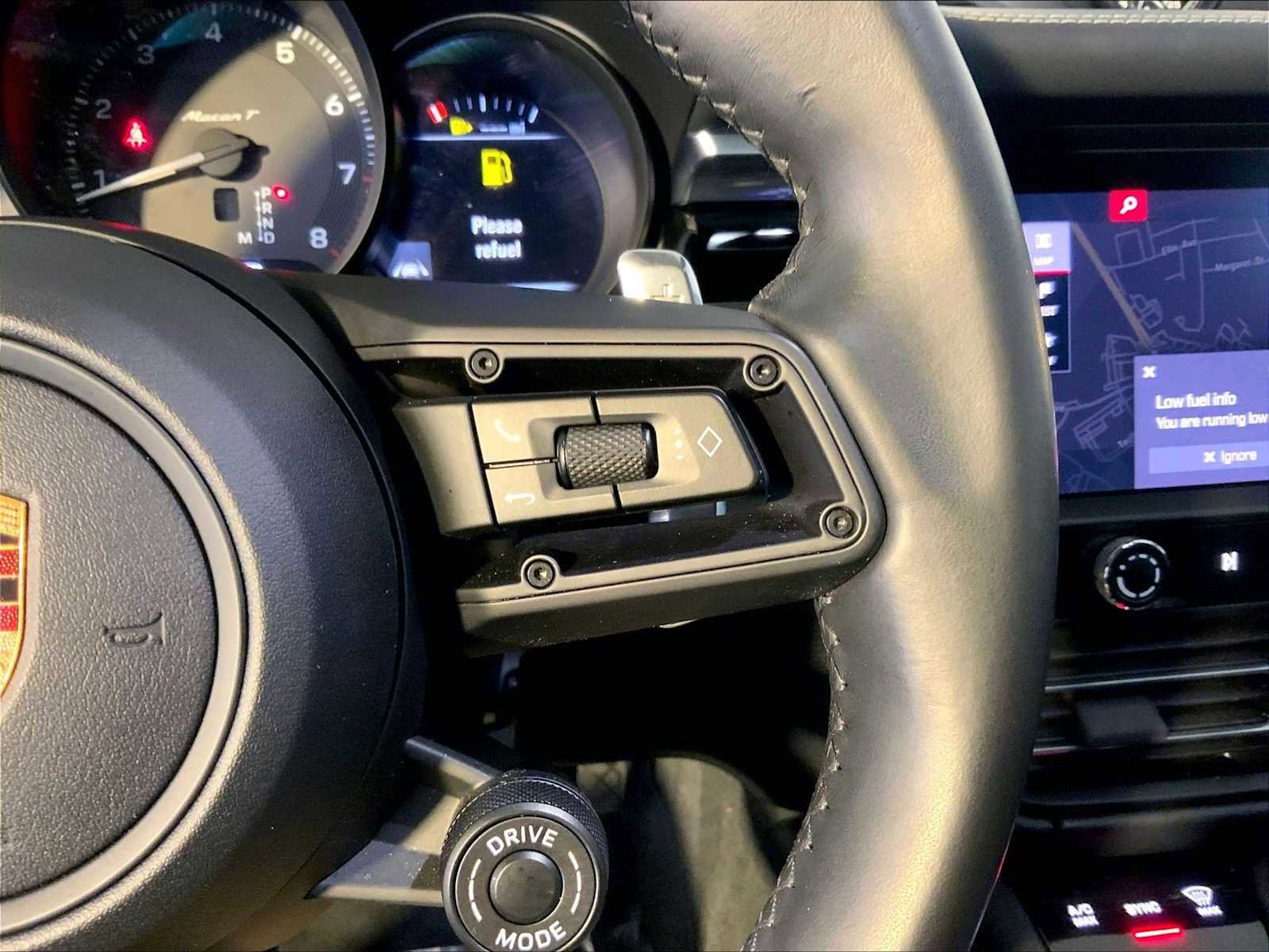 Certified 2023 Porsche Macan Turbo image 28